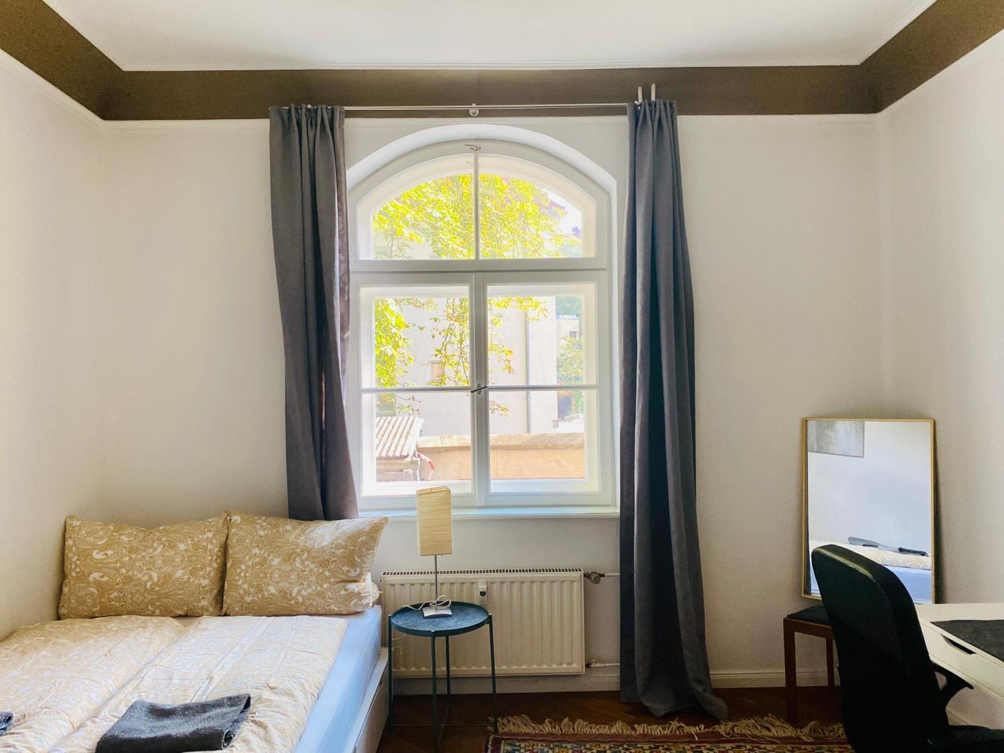 In Der Maxvorstadt Mit Gemeinschaftsbad Munich